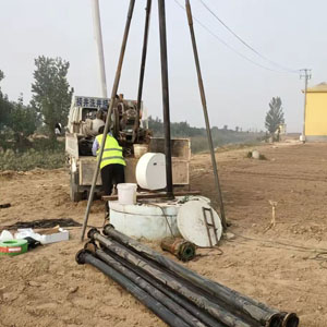 农田机井捞井 / 洗井